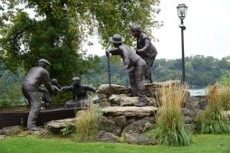 Freedom Crossing Monument, Lewiston NY